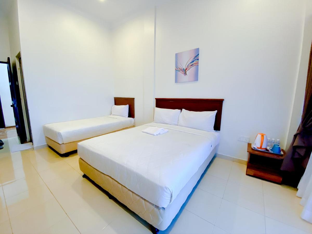 Hotel & Chalet Sportfishing Pnk Teluk Bahang Exterior photo